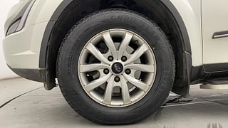 Used 2018 Mahindra XUV500 [2017-2021] W9 AT Diesel Automatic tyres LEFT FRONT TYRE RIM VIEW