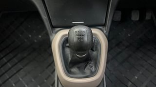 Used 2015 Hyundai Xcent [2014-2017] SX (O) Diesel Diesel Manual interior GEAR  KNOB VIEW