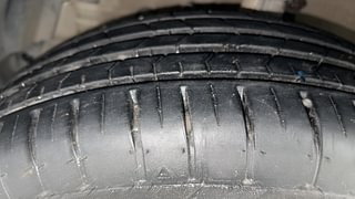 Used 2016 Maruti Suzuki Swift [2011-2017] ZXi Petrol Manual tyres LEFT FRONT TYRE TREAD VIEW