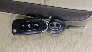 Used 2017 Tata Tiago [2016-2020] Revotron XZ Petrol Manual extra CAR KEY VIEW