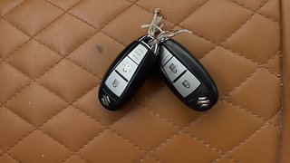 Used 2016 Maruti Suzuki Swift [2011-2017] ZXi Petrol Manual extra CAR KEY VIEW