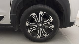 Used 2022 Renault Kiger RXZ 1.0 Turbo MT Petrol Manual tyres RIGHT FRONT TYRE RIM VIEW