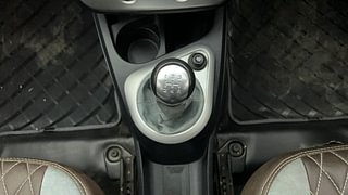 Used 2013 Ford Figo [2010-2015] Duratorq Diesel Titanium 1.4 Diesel Manual interior GEAR  KNOB VIEW