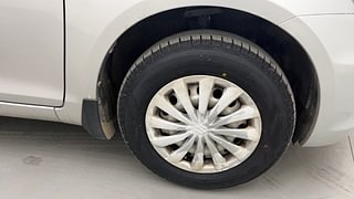 Used 2015 Maruti Suzuki Swift [2014-2017] LXI (O) Petrol Manual tyres RIGHT FRONT TYRE RIM VIEW