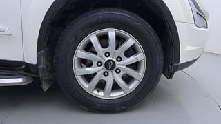 Used 2016 Mahindra XUV500 [2015-2018] W8 Diesel Manual tyres RIGHT FRONT TYRE RIM VIEW