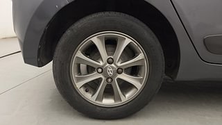 Used 2015 Hyundai Grand i10 [2013-2017] Asta 1.2 Kappa VTVT (O) Petrol Manual tyres RIGHT REAR TYRE RIM VIEW