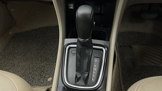 Used 2017 maruti-suzuki Ciaz Alpha Petrol AT Petrol Automatic interior GEAR  KNOB VIEW