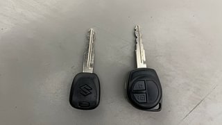 Used 2015 Maruti Suzuki Swift [2014-2017] LXI (O) Petrol Manual extra CAR KEY VIEW