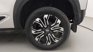 Used 2022 Renault Kiger RXZ 1.0 Turbo MT Petrol Manual tyres LEFT REAR TYRE RIM VIEW