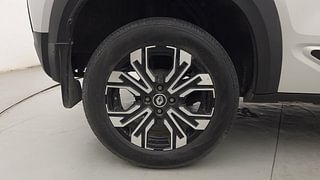 Used 2022 Renault Kiger RXZ 1.0 Turbo MT Petrol Manual tyres RIGHT REAR TYRE RIM VIEW
