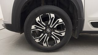 Used 2022 Renault Kiger RXZ 1.0 Turbo MT Petrol Manual tyres LEFT FRONT TYRE RIM VIEW