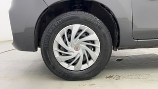 Used 2021 Maruti Suzuki Alto 800 [2019-2022] LXI Petrol Manual tyres LEFT FRONT TYRE RIM VIEW
