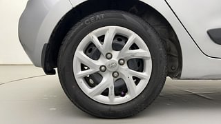 Used 2019 Hyundai Grand i10 [2017-2020] Sportz 1.2 Kappa VTVT CNG (Outside Fitted) Petrol+cng Manual tyres RIGHT REAR TYRE RIM VIEW
