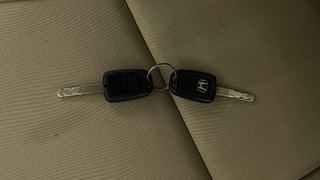 Used 2014 Honda City [2014-2017] V Petrol Manual extra CAR KEY VIEW