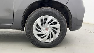 Used 2021 Maruti Suzuki Alto 800 [2019-2022] LXI Petrol Manual tyres RIGHT FRONT TYRE RIM VIEW