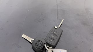 Used 2015 Skoda Rapid [2011-2016] Ambition Diesel MT Diesel Manual extra CAR KEY VIEW