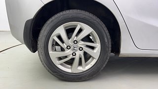 Used 2016 Honda Jazz [2015-2019] V Diesel Diesel Manual tyres RIGHT REAR TYRE RIM VIEW