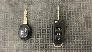 Used 2017 Tata Zest [2014-2019] XT Petrol Petrol Manual extra CAR KEY VIEW