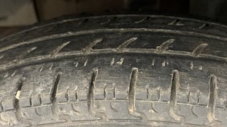 Used 2017 Renault Kwid [2015-2019] 1.0 RXT AMT Opt Petrol Automatic tyres LEFT FRONT TYRE TREAD VIEW