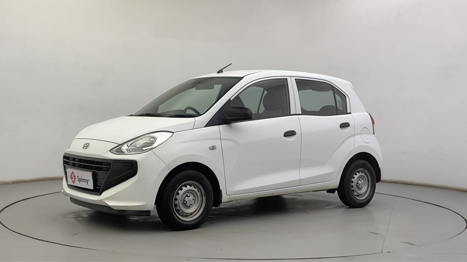 LEFT FRONT CORNER VIEW