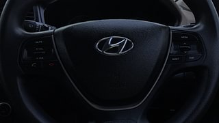 Used 2017 Hyundai Elite i20 [2014-2018] Sportz 1.2 Petrol Manual top_features Steering mounted controls