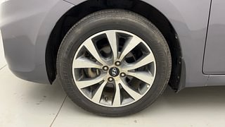 Used 2013 Hyundai Verna [2011-2015] Fluidic 1.6 CRDi SX Opt AT Diesel Automatic tyres LEFT FRONT TYRE RIM VIEW