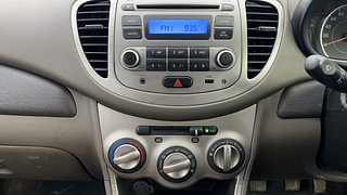 Used 2014 Hyundai i10 magna 1.1 Petrol Manual interior MUSIC SYSTEM & AC CONTROL VIEW