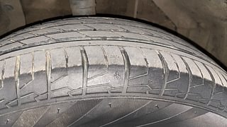 Used 2016 Maruti Suzuki S-Cross [2015-2017] Alpha 1.6 Diesel Manual tyres RIGHT FRONT TYRE TREAD VIEW