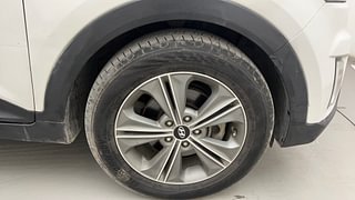 Used 2017 Hyundai Creta [2015-2018] 1.6 SX Plus Auto Petrol Petrol Automatic tyres RIGHT FRONT TYRE RIM VIEW