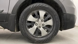 Used 2016 Maruti Suzuki S-Cross [2015-2017] Alpha 1.6 Diesel Manual tyres RIGHT FRONT TYRE RIM VIEW