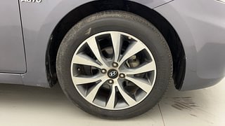 Used 2013 Hyundai Verna [2011-2015] Fluidic 1.6 CRDi SX Opt AT Diesel Automatic tyres RIGHT FRONT TYRE RIM VIEW