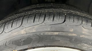 Used 2020 Tata Altroz XZ 1.2 Petrol Manual tyres RIGHT FRONT TYRE TREAD VIEW