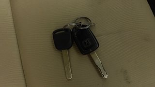 Used 2015 Honda City [2014-2017] V Petrol+CNG (Outside Fitted) Petrol+cng Manual extra CAR KEY VIEW