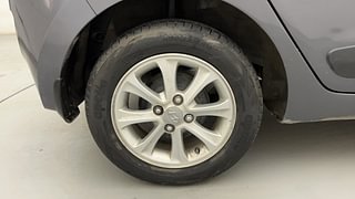 Used 2015 Hyundai Grand i10 [2013-2017] Asta AT 1.2 Kappa VTVT Petrol Automatic tyres RIGHT REAR TYRE RIM VIEW