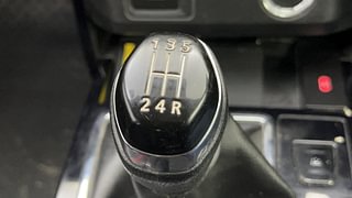 Used 2021 Renault Kiger RXZ 1.0 Turbo MT Petrol Manual interior GEAR  KNOB VIEW