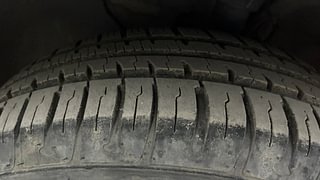 Used 2016 Hyundai Elite i20 [2014-2018] Sportz 1.2 Petrol Manual tyres LEFT FRONT TYRE TREAD VIEW