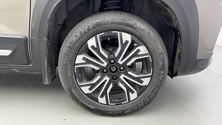 Used 2021 Renault Kiger RXZ 1.0 Turbo MT Petrol Manual tyres RIGHT FRONT TYRE RIM VIEW