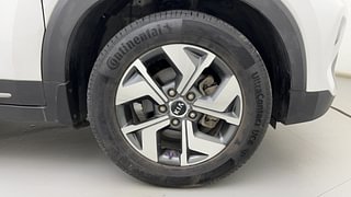 Used 2021 Kia Sonet HTX Plus 1.0 iMT Petrol Manual tyres RIGHT FRONT TYRE RIM VIEW