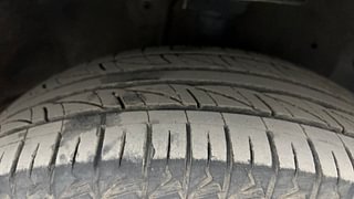 Used 2010 Hyundai i20 [2008-2012] Magna 1.2 Petrol Manual tyres RIGHT FRONT TYRE TREAD VIEW