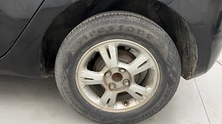 Used 2010 Hyundai i20 [2008-2012] Magna 1.2 Petrol Manual tyres LEFT REAR TYRE RIM VIEW