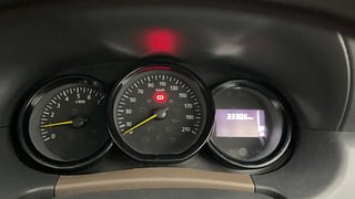 Used 2016 Renault Duster [2015-2019] 85 PS RxE 4X2 MT Diesel Manual interior CLUSTERMETER VIEW