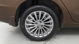 Used 2017 maruti-suzuki Ciaz Alpha Petrol Petrol Manual tyres RIGHT REAR TYRE RIM VIEW