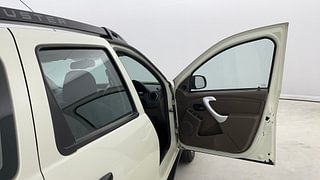 Used 2016 Renault Duster [2015-2019] 85 PS RxE 4X2 MT Diesel Manual interior RIGHT FRONT DOOR OPEN VIEW