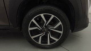 Used 2021 Nissan Magnite XL Petrol Manual tyres RIGHT FRONT TYRE RIM VIEW