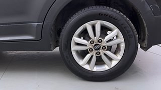 Used 2018 Hyundai Creta [2015-2018] 1.6 SX Plus Petrol Petrol Manual tyres LEFT REAR TYRE RIM VIEW