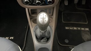 Used 2016 Renault Duster [2015-2019] 85 PS RxE 4X2 MT Diesel Manual interior GEAR  KNOB VIEW