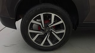 Used 2021 Nissan Magnite XL Petrol Manual tyres RIGHT REAR TYRE RIM VIEW