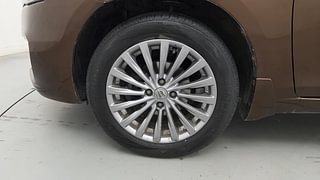 Used 2017 maruti-suzuki Ciaz Alpha Petrol Petrol Manual tyres LEFT FRONT TYRE RIM VIEW