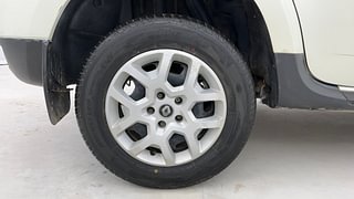 Used 2016 Renault Duster [2015-2019] 85 PS RxE 4X2 MT Diesel Manual tyres RIGHT REAR TYRE RIM VIEW