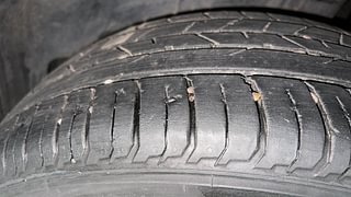 Used 2017 maruti-suzuki Ciaz Alpha Petrol Petrol Manual tyres LEFT REAR TYRE TREAD VIEW